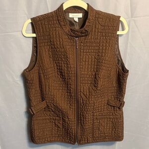 Dressbarn chocolate quilted vest size large